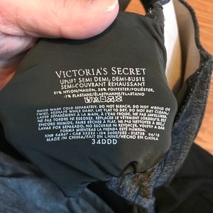 Victoria’s Secret uplift Demi bra 34DDD